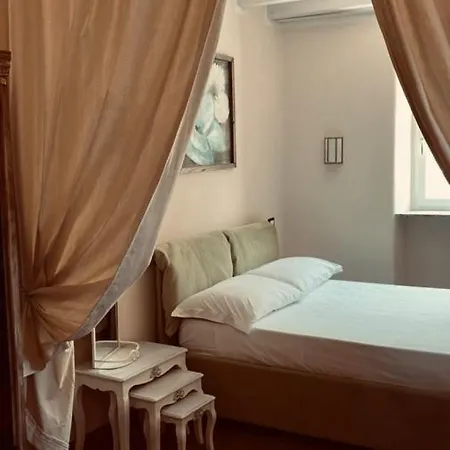 Casa Vacanze La Villetta Tra Cinque Terre E Versilia Ameglia Exterior photo
