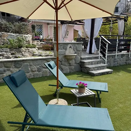 Casa Vacanze La Villetta Tra Cinque Terre E Versilia Ameglia Exterior photo
